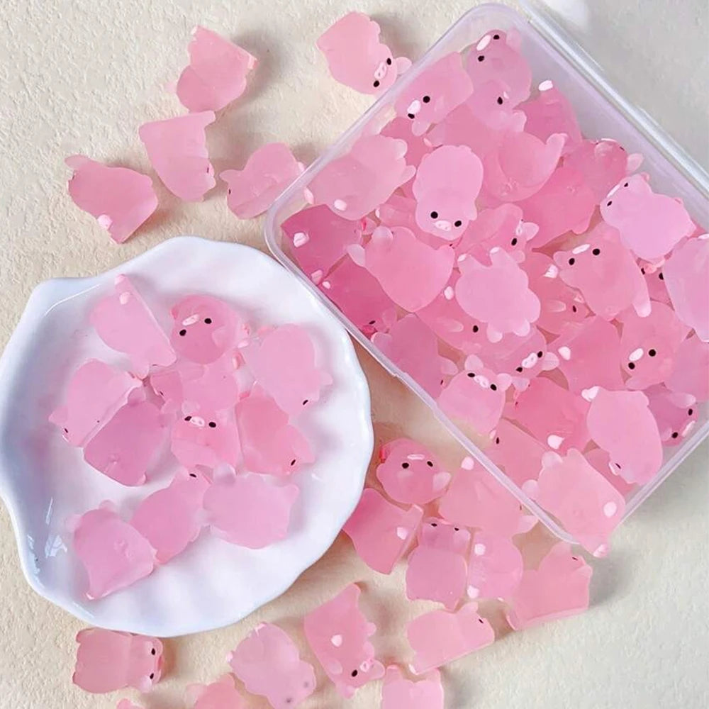 Glow in the Dark Mini Pig Figurines – Luminous Resin Miniatures for Garden, DIY & Halloween Decor