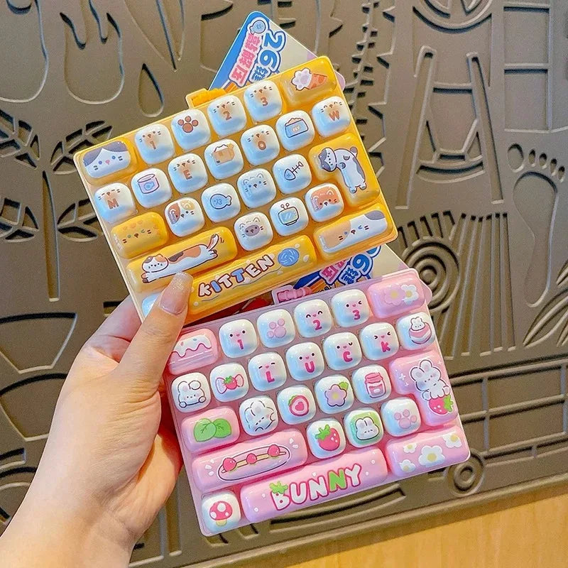 Mini Keyboard Keycap Clicker Keychain – 26-Key Giant Keycap Fidget Toy | Cute Bag Charm & Gift