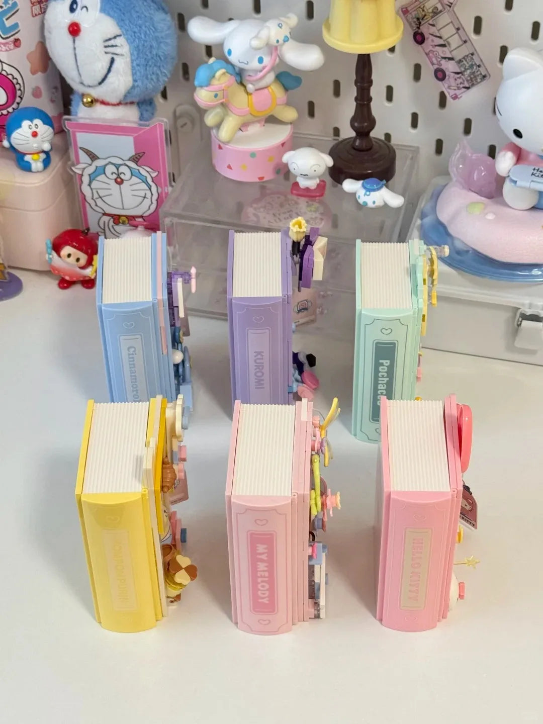 Sanrio Campus Diary Building Block Book – Kuromi, Hello Kitty & Friends Blind Box Desk Decoration