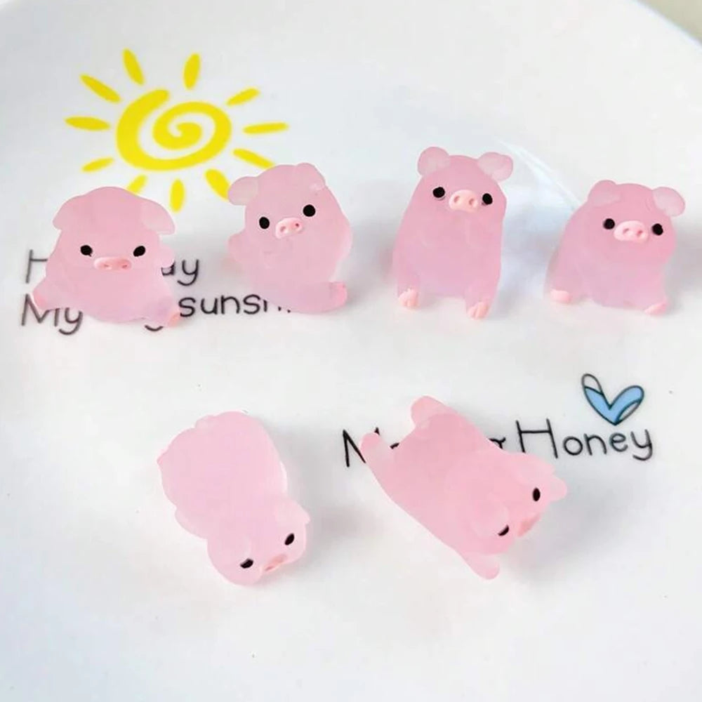 Glow in the Dark Mini Pig Figurines – Luminous Resin Miniatures for Garden, DIY & Halloween Decor