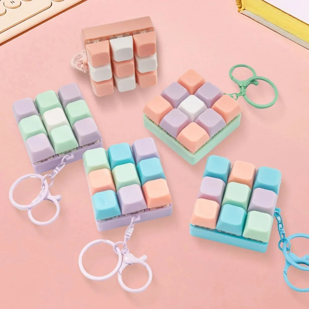 Mini Keyboard Fidget Keychain – 9-Key Decompression Toy for Adults & Kids