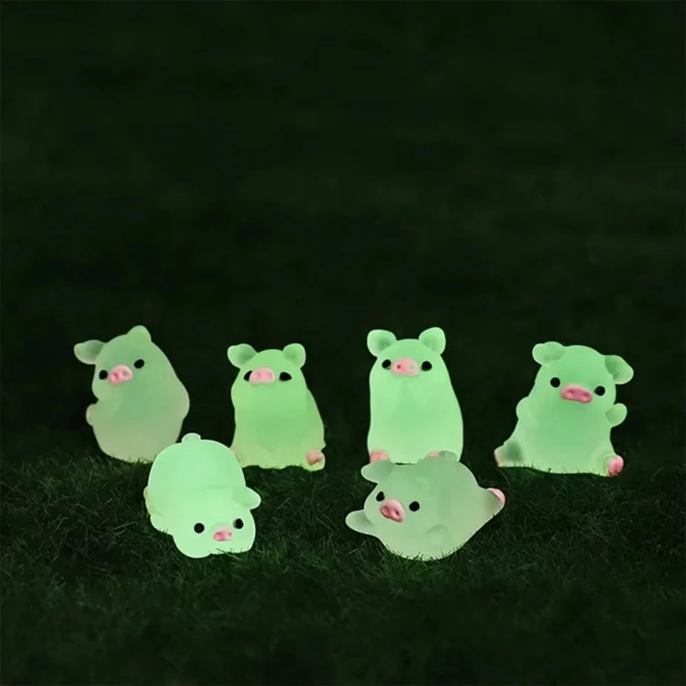 Glow in the Dark Mini Pig Figurines – Luminous Resin Miniatures for Garden, DIY & Halloween Decor