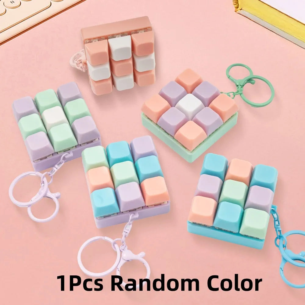 Mini Keyboard Fidget Keychain – 9-Key Decompression Toy for Adults & Kids