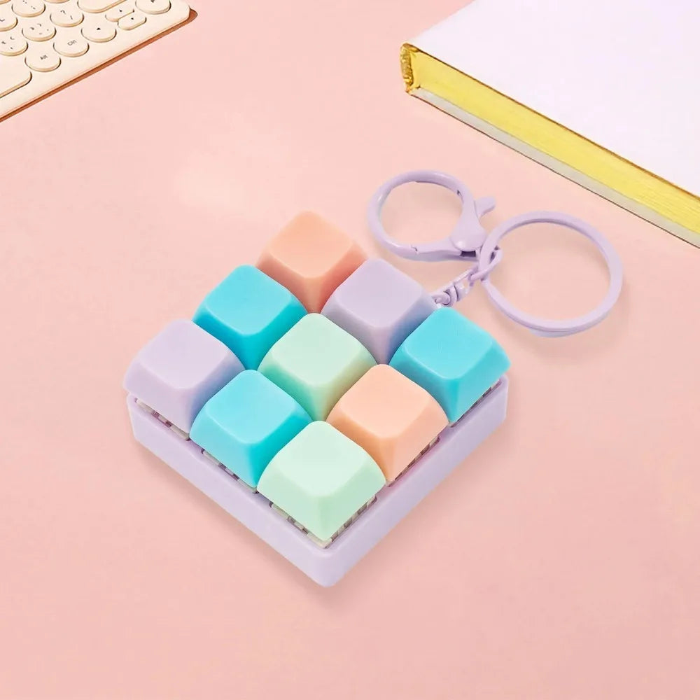 Mini Keyboard Fidget Keychain – 9-Key Decompression Toy for Adults & Kids